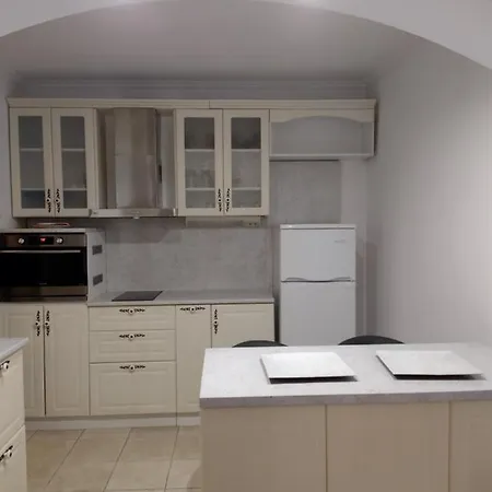 Luxury 2-bdr Apts In African-style 