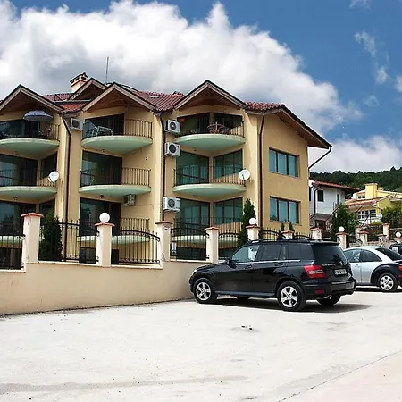 Apartman Luxury 2-bdr Apts In African-style 