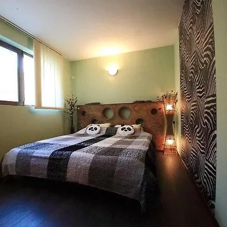 Luxury 2-bdr Apts In African-style 