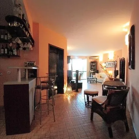 Luxury 2-bdr Apts In African-style 