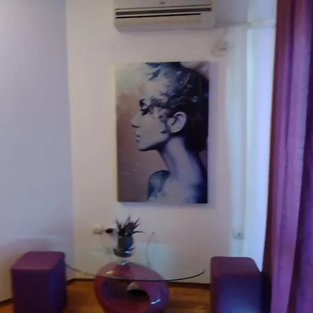 Luxury 2-bdr Apts In African-style 